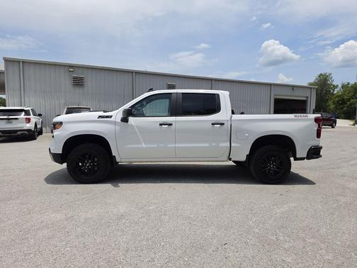 Summit White 2024 Chevrolet Silverado 1500 Custom Trail Boss