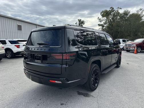 2025 Jeep Wagoneer L Series II Carbide 4x4