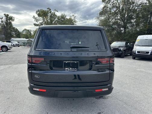 2025 Jeep Wagoneer L Series II Carbide 4x4