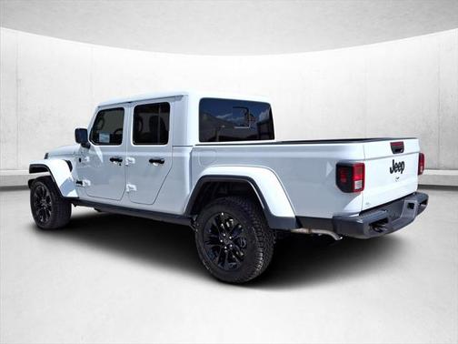 2025 Jeep Gladiator Nighthawk