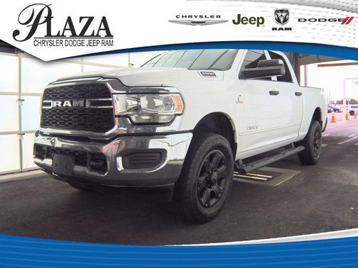 2022 RAM 2500 Tradesman Crew Cab 4x4 6'4' Box