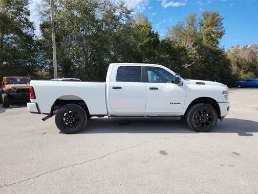 2025 RAM 2500 Big Horn Crew Cab 4x4 6'4' Box