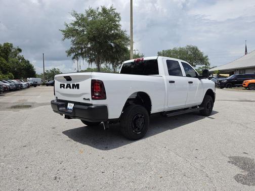 Bright White Clearcoat 2026 RAM 2500 Tradesman Crew Cab 4x4 6'4' Box