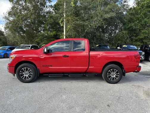 2023 Nissan Titan SV