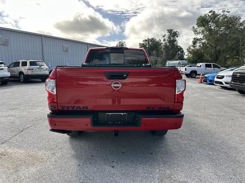 2023 Nissan Titan SV