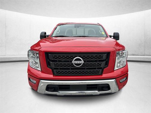 2023 Nissan Titan SV