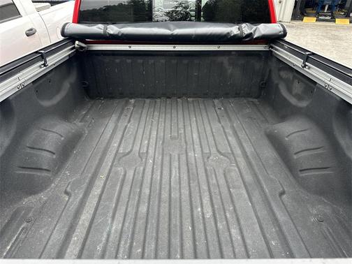 2023 Nissan Titan SV