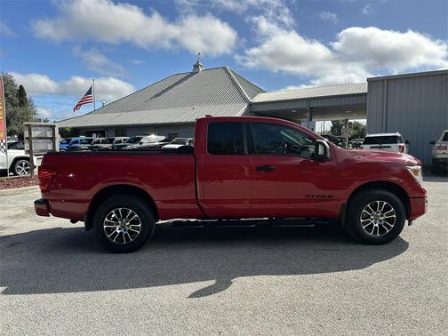 2023 Nissan Titan SV