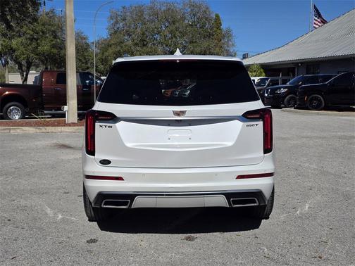 2023 Cadillac XT6 Luxury FWD