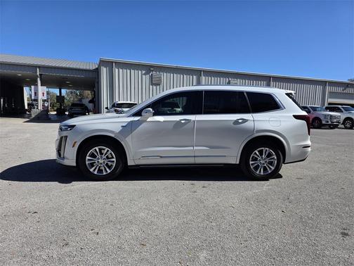 2023 Cadillac XT6 Luxury FWD