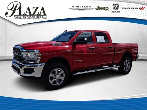 2022 RAM 2500 Tradesman Crew Cab 4x4 6'4' Box