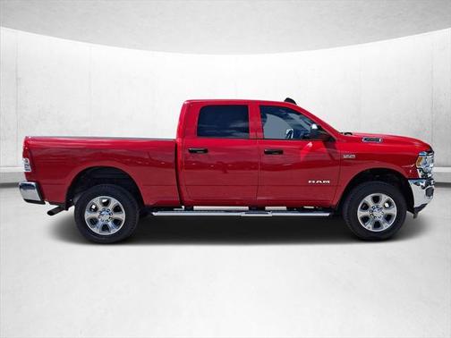 2022 RAM 2500 Tradesman Crew Cab 4x4 6'4' Box