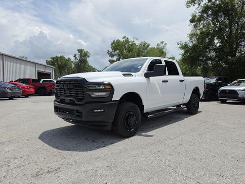 Bright White Clearcoat 2026 RAM 2500 Tradesman Crew Cab 4x4 6'4' Box