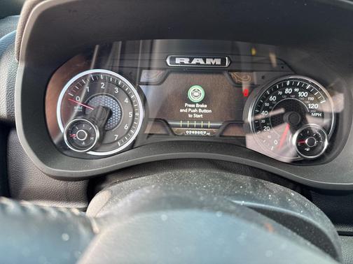 2024 RAM 2500 Big Horn Crew Cab 4x4 6'4' Box