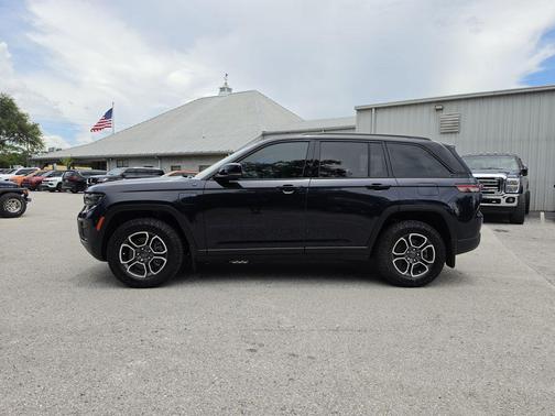 Midnight 2024 Jeep Grand Cherokee Trailhawk 4xe