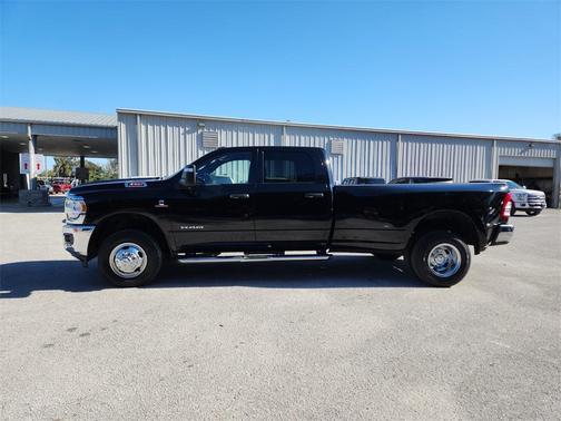 2024 RAM 3500 Big Horn Crew Cab 4x4 8' Box