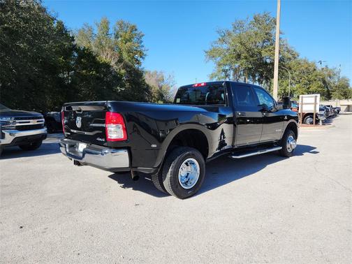 2024 RAM 3500 Big Horn Crew Cab 4x4 8' Box