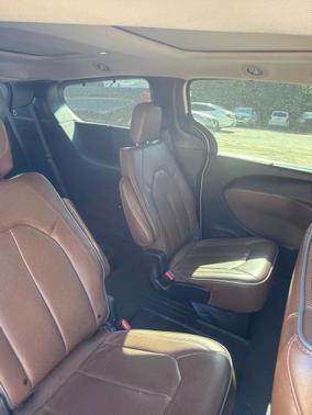 Bright White Clearcoat 2019 Chrysler Pacifica Limited