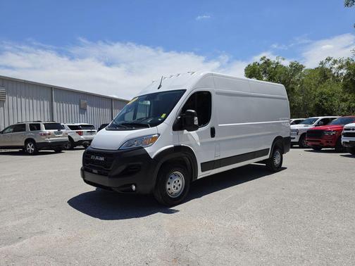 Bright White 2025 RAM ProMaster 2500 Tradesman