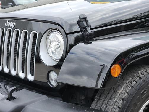 2017 Jeep Wrangler Sahara