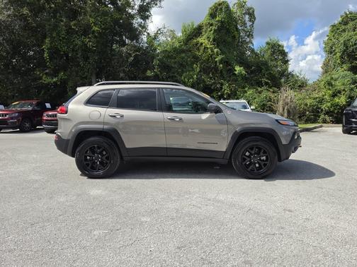 Light Brownstone Pearlcoat 2016 Jeep Cherokee Trailhawk