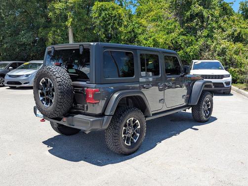 Granite Crystal Metallic Clearcoat 2024 Jeep Wrangler Rubicon