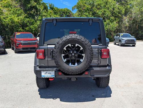 Granite Crystal Metallic Clearcoat 2024 Jeep Wrangler Rubicon