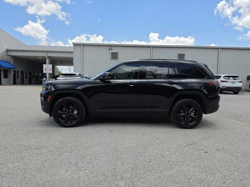 Diamond Black 2023 Jeep Grand Cherokee Limited