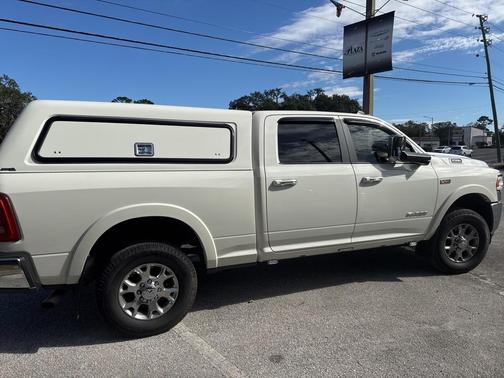 2022 RAM 2500 Laramie Crew Cab 4x4 6'4' Box