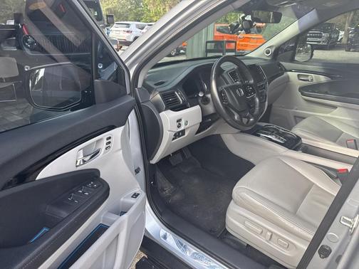 2019 Honda Pilot Touring 8-Passenger