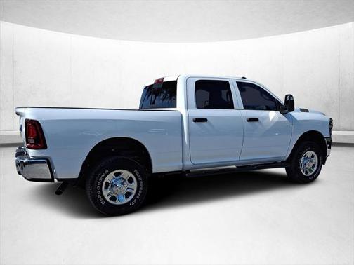 2025 RAM 2500 Tradesman Crew Cab 4x4 6'4' Box