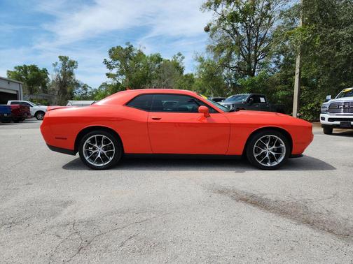 Go Mango 2020 Dodge Challenger SXT