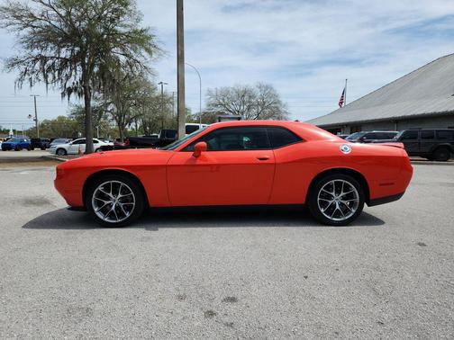 Go Mango 2020 Dodge Challenger SXT