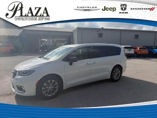 Bright White Clearcoat 2026 Chrysler Pacifica Limited