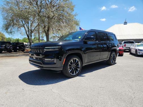 Diamond Black Crystal Pearlcoat 2025 Jeep Grand Wagoneer Series II 4x4