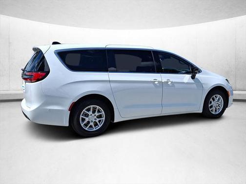 2025 Chrysler Pacifica L