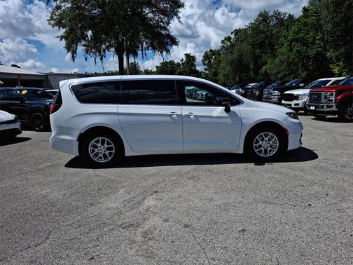 2025 Chrysler Pacifica L