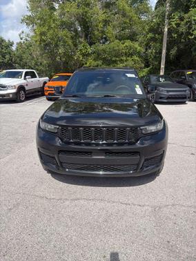 Diamond Black Crystal Pearlcoat 2025 Jeep Grand Cherokee L Altitude