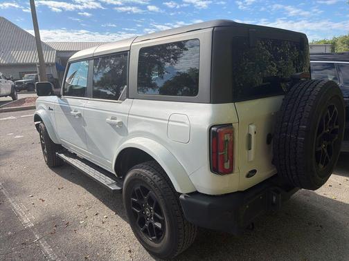 Oxford White 2022 Ford Bronco Outer Banks