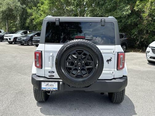 Oxford White 2022 Ford Bronco Outer Banks