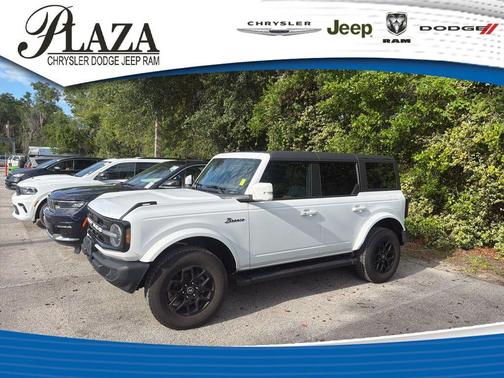 Oxford White 2022 Ford Bronco Outer Banks