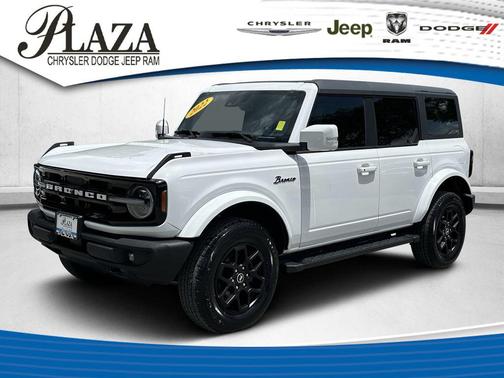 Oxford White 2022 Ford Bronco Outer Banks