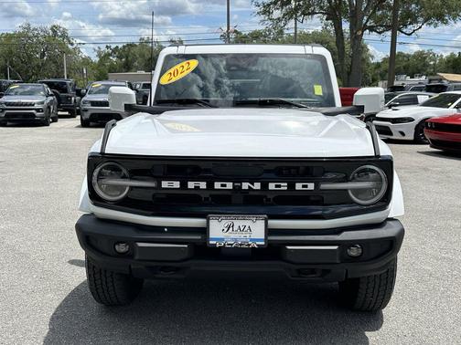 Oxford White 2022 Ford Bronco Outer Banks