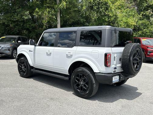 Oxford White 2022 Ford Bronco Outer Banks