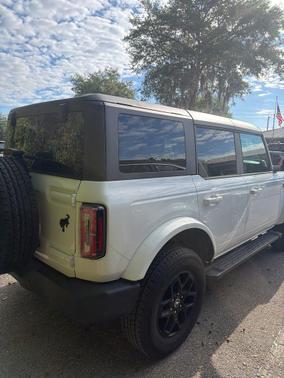 Oxford White 2022 Ford Bronco Outer Banks