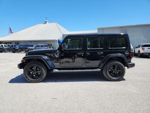 2023 Jeep Wrangler 4-Door Sahara Altitude 4x4