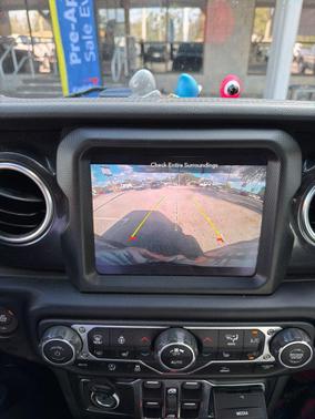 2023 Jeep Wrangler 4-Door Sahara Altitude 4x4