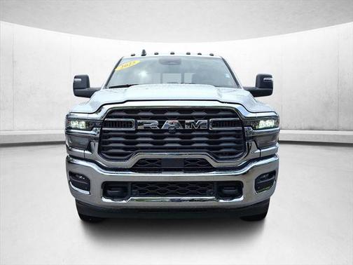 2025 RAM 3500 Tradesman Crew Cab 4x4 8' Box