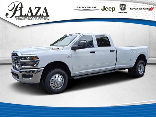 2025 RAM 3500 Tradesman Crew Cab 4x4 8' Box