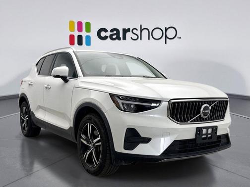 2025 Volvo XC40 B5 Core Bright Theme